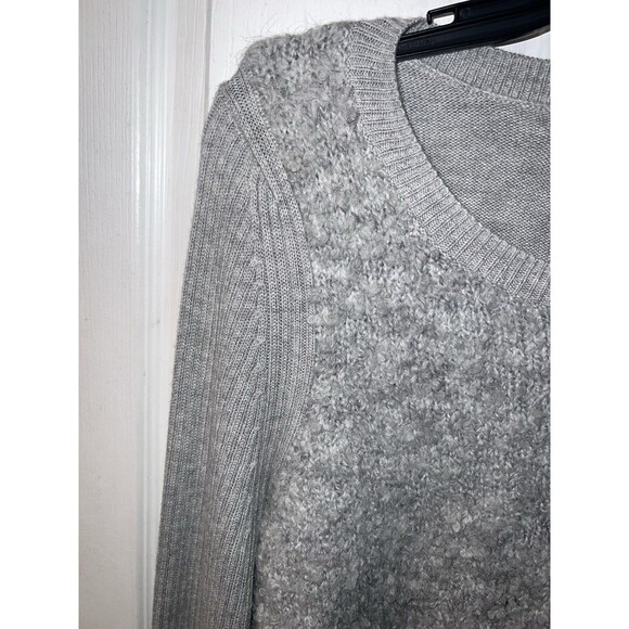 Banana Republic Sweater Womens M Crewneck Grey Merino Italian Yarn Textured - Picture 2 of 8
